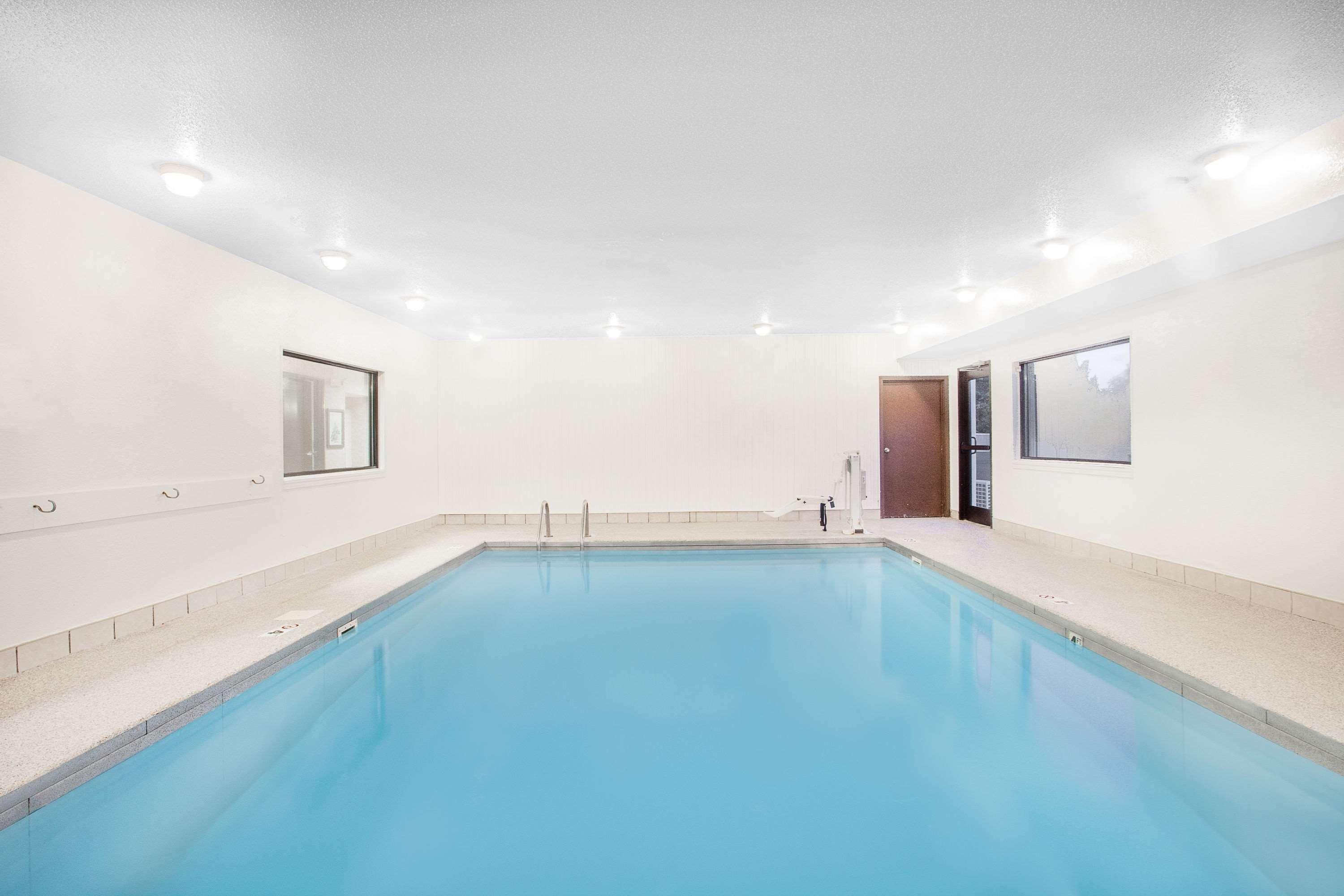 Super 8 By Wyndham Central City Buitenkant foto