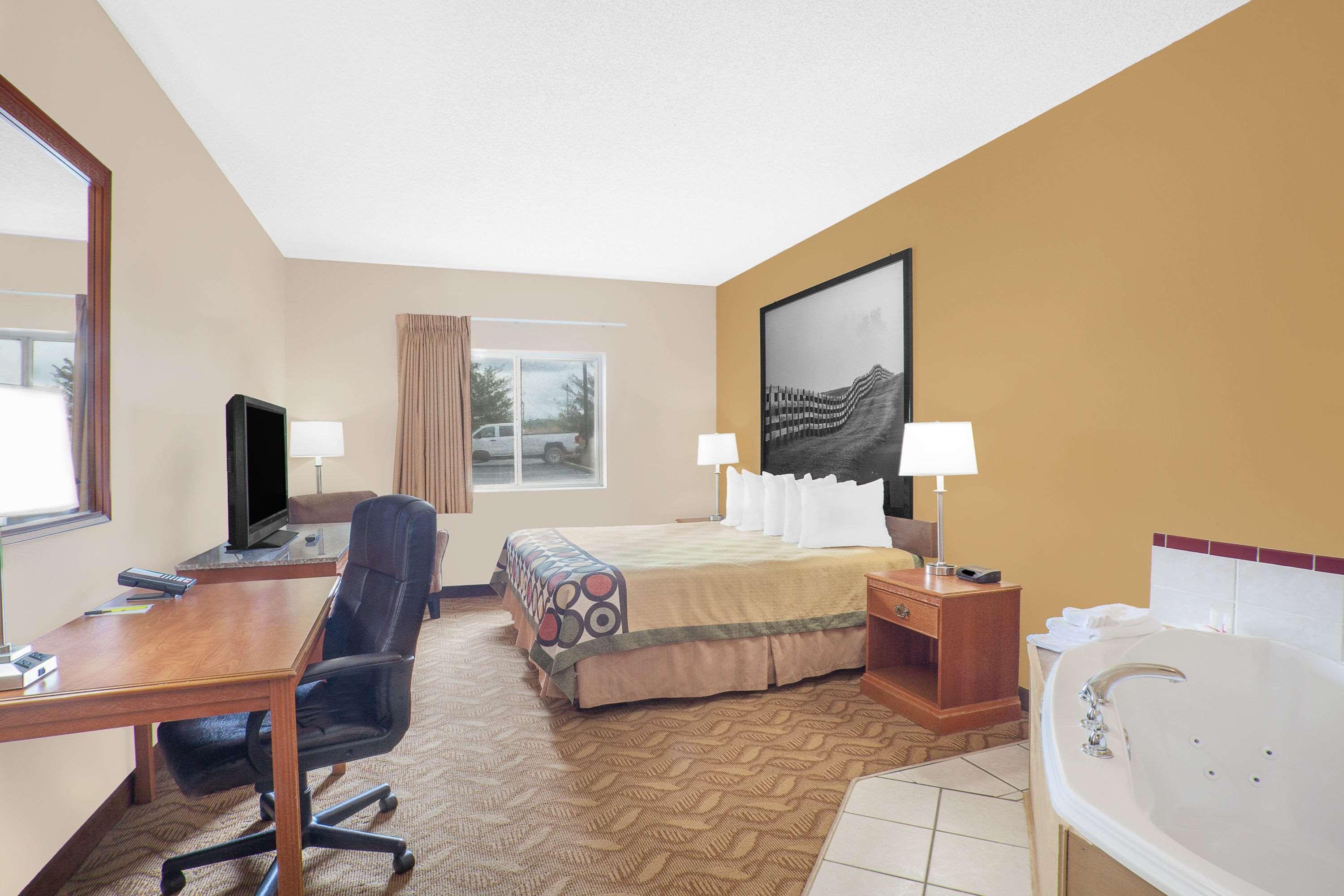 Super 8 By Wyndham Central City Buitenkant foto